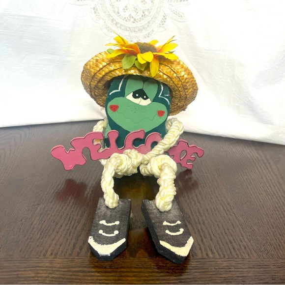 Vintage 1990s Wooden Frog Handmade Dangling Leg Frog Doll Figure Hand Painted - Picture 5 of 9